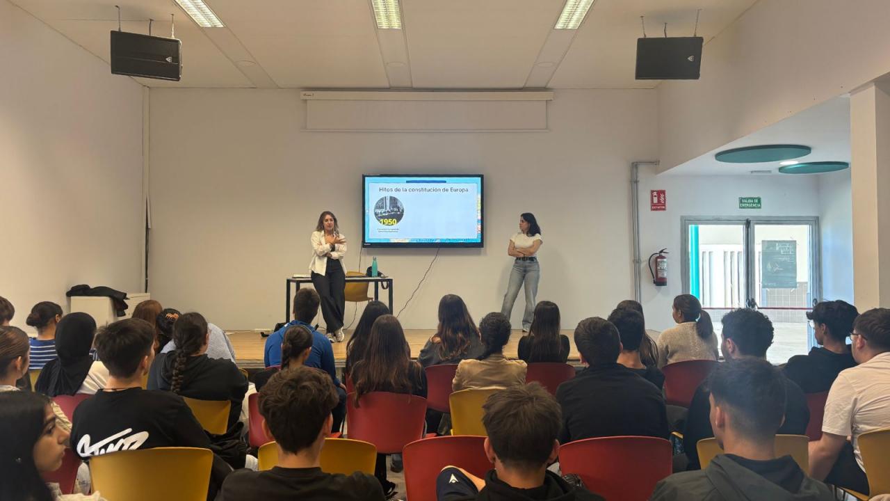 Laboratorios de Democracia: Honrando en el Día de recuerdo y homenaje a las víctimas del golpe militar, la Guerra y la Dictadura